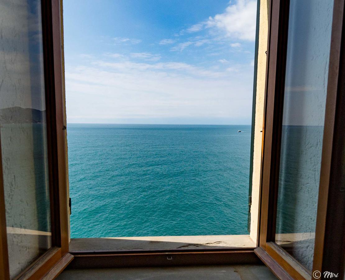 Il Baluardo Sea View Apartment On The Cliff 마나롤라 외부 사진